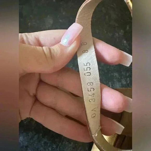 FERRAGMO HEELS - Picture 4 of 4